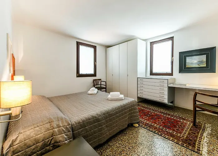 Glass Apartment Venice
